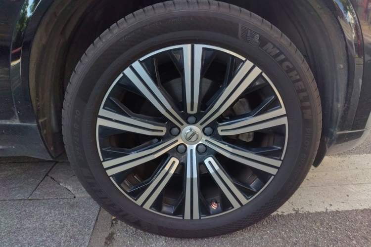 Used Volvo XC90 2020 T6 Zhiyi Luxury 7-Seater Right Front Wheel Hub