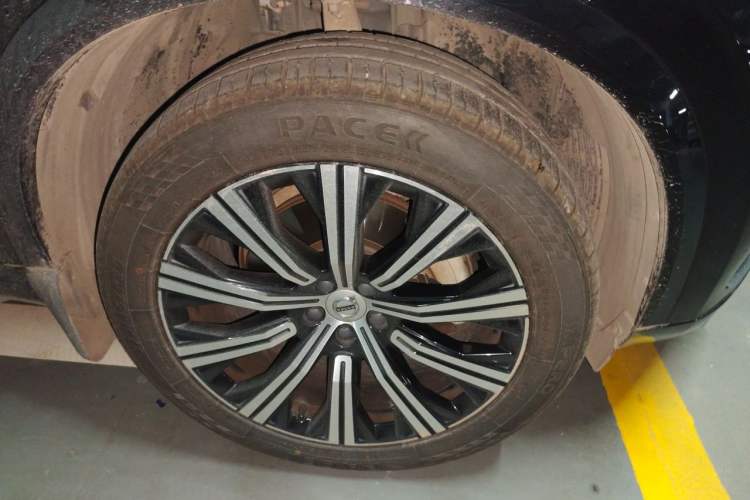 Used Volvo XC90 2020 T6 Zhiyi Luxury 7-Seater Right Front Wheel Hub