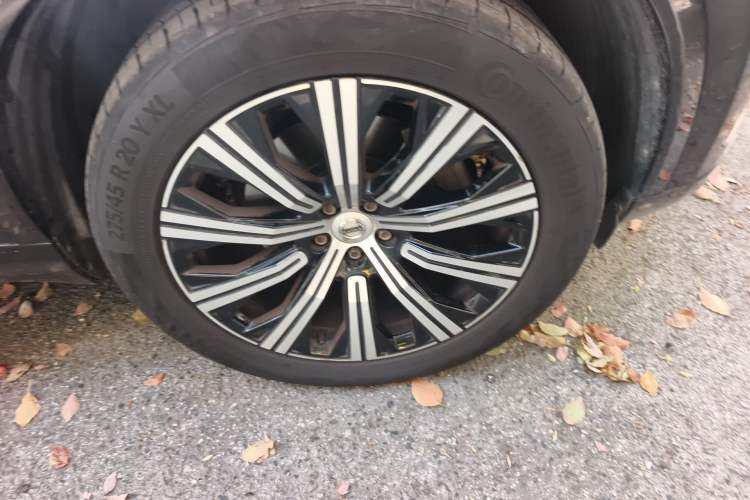 Used Volvo XC90 2020 T5 SmartDrive Luxury 7-Seater Right Front Wheel Hub