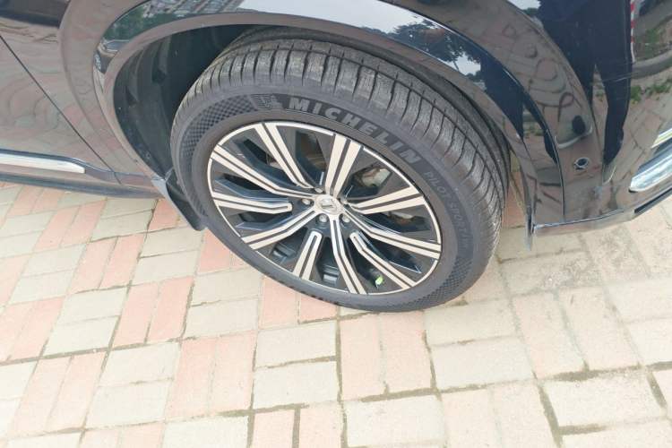 Used Volvo XC90 2020 T6 Zhiya Luxury 7-Seater Right Front Wheel Hub