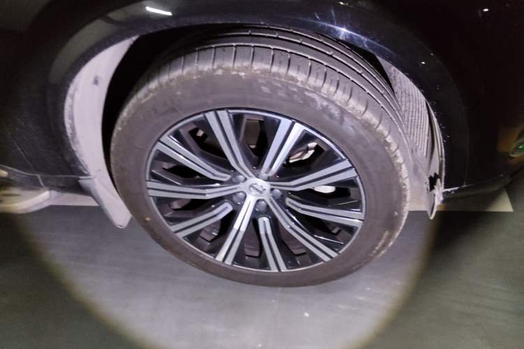 Used Volvo XC90 2020 T6 Zhiyi Luxury 7-Seater Right Front Wheel Hub