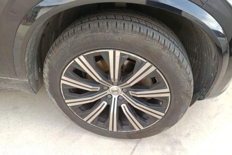 Used Volvo XC90 2020 T6 Zhiyi Luxury 7-Seater Right Front Wheel Hub