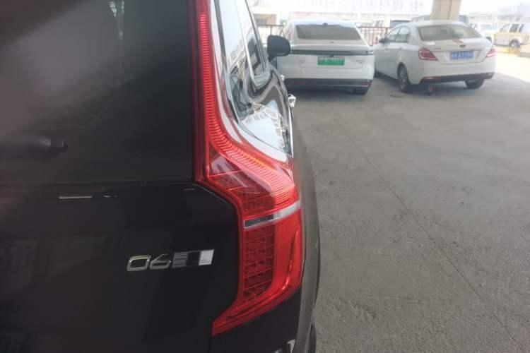 Used Volvo XC90 2020 T5 SmartDrive Luxury 7-Seater Right Rear Taillight
