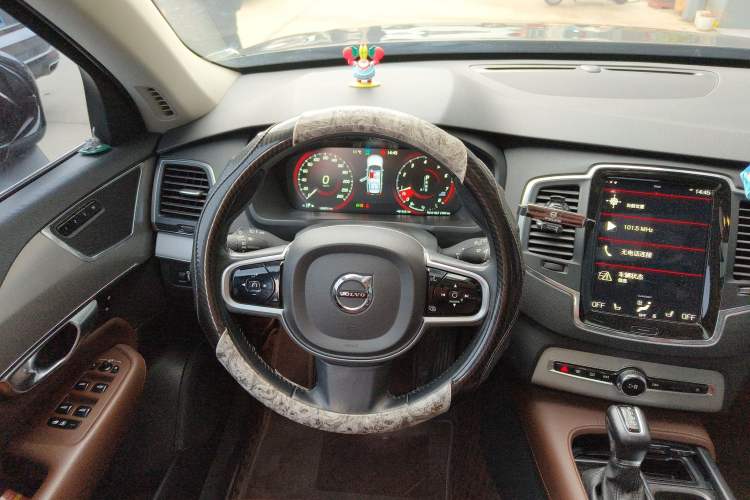 Used Volvo XC90 2020 T5 SmartDrive Luxury 7-Seater Steering Wheel