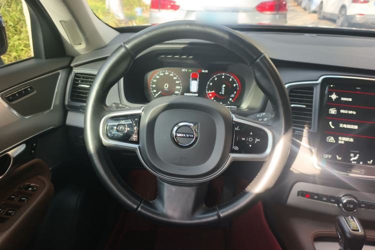 Used Volvo XC90 2020 T5 SmartDrive Luxury 7-Seater Steering Wheel