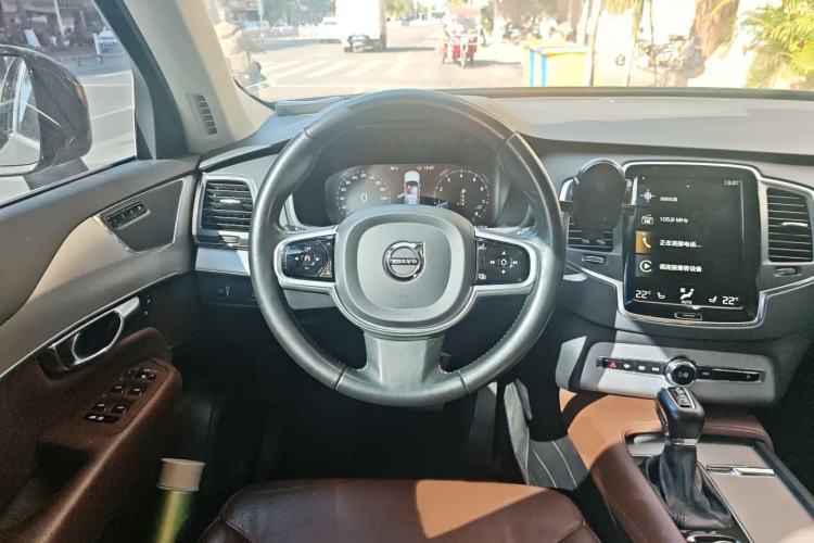 Used Volvo XC90 2020 T5 SmartDrive Luxury 7-Seater Steering Wheel