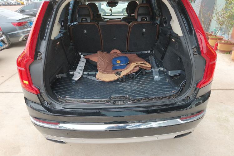 Used Volvo XC90 2020 T5 SmartDrive Luxury 7-Seater Trunk