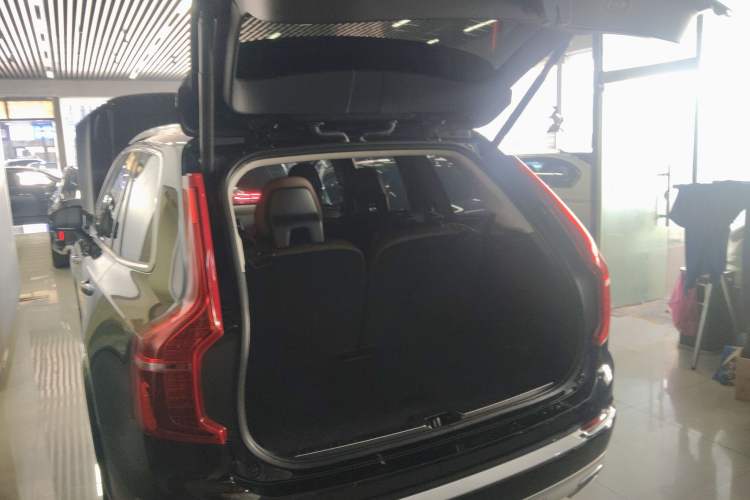 Used Volvo XC90 2020 T6 Zhiyi Luxury 7-Seater Trunk