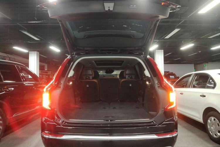 Used Volvo XC90 2020 T6 Zhiyi Luxury 7-Seater Trunk
