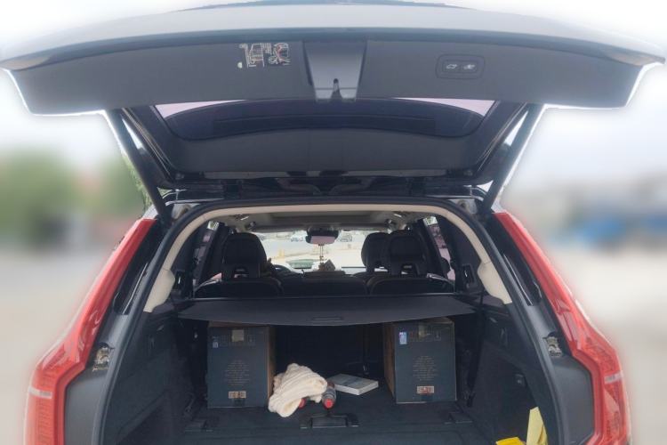 Used Volvo XC90 2020 T6 Zhiyi Sport Edition 7-Seater Trunk