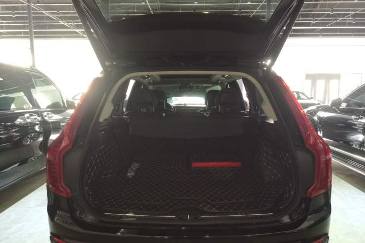 Used Volvo XC90 2020 T6 Zhiya Luxury 7-Seater Trunk