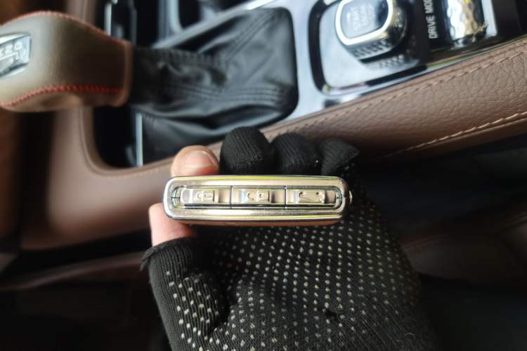 Used Volvo XC90 2020 T6 Zhiyi Luxury 7-Seater Vehicle Key