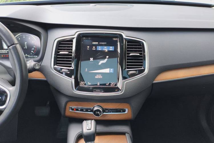 Used Volvo XC90 2020 T6 Zhiyi Sport Edition 7-Seater Audio And AC Panel