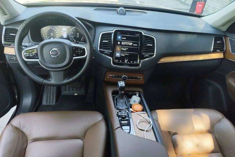 Used Volvo XC90 2020 Facelifted T6 Zhiyi Luxury 7-Seater Center Console