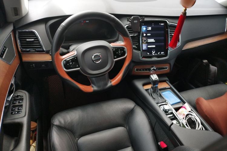 Used Volvo XC90 2020 T6 Zhiyi Sport Edition 7-Seater Center Console