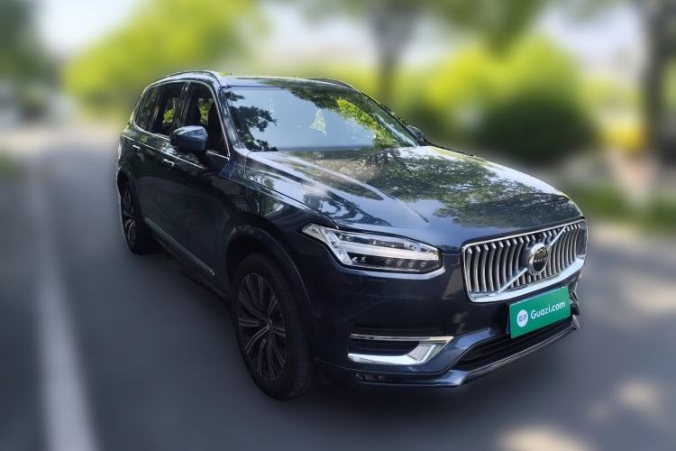 Used Volvo XC90 2020 Facelifted T6 Zhiyi Luxury 7-Seater Front Right 45 Deg