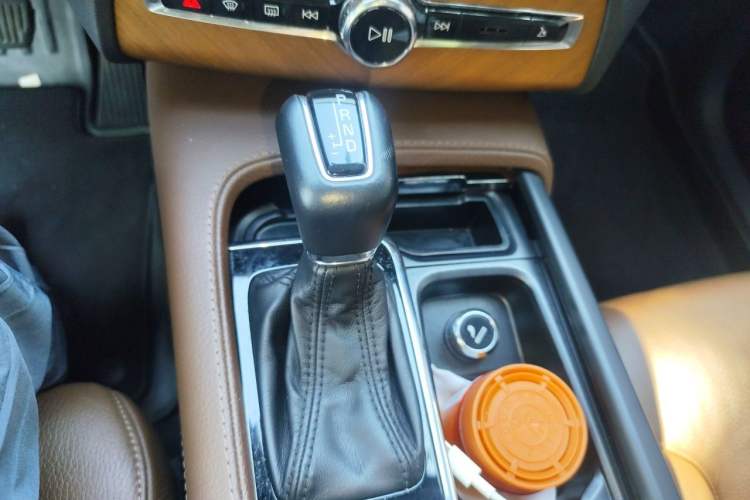 Used Volvo XC90 2020 Facelifted T6 Zhiyi Luxury 7-Seater Gear Lever