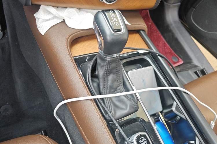 Used Volvo XC90 2020 Facelifted T6 Zhiyi Luxury 7-Seater Gear Lever