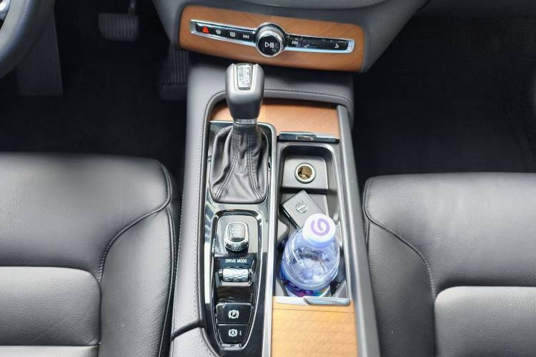 Used Volvo XC90 2020 T6 Zhiyi Sport Edition 7-Seater Gear Lever