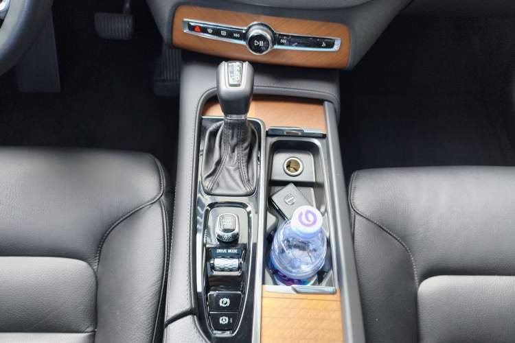 Used Volvo XC90 2020 T6 Zhiyi Sport Edition 7-Seater Gear Lever