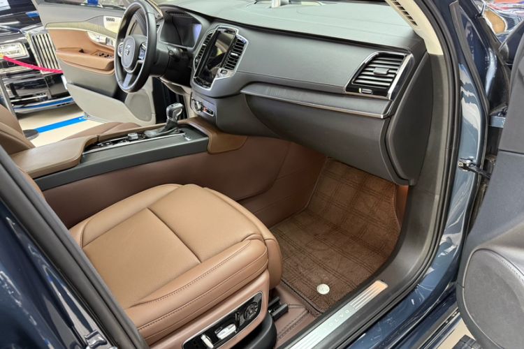 Used Volvo XC90 2020 Facelifted T6 Zhiya Luxury 7-Seater Interior 8