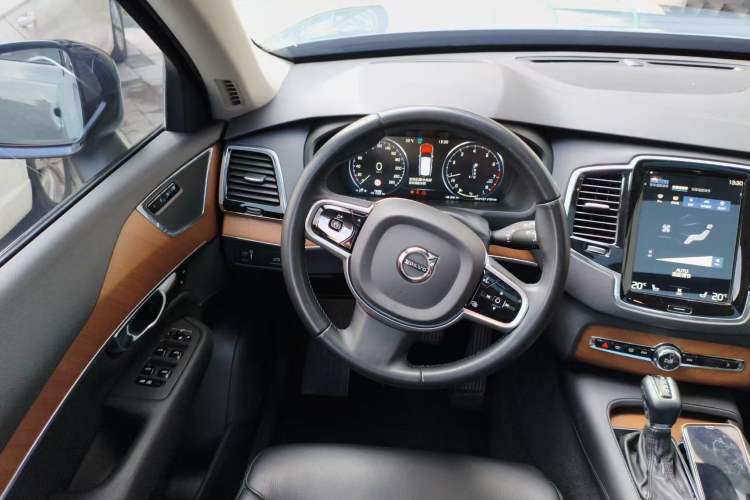 Used Volvo XC90 2020 T6 Zhiyi Sport Edition 7-Seater Steering Wheel