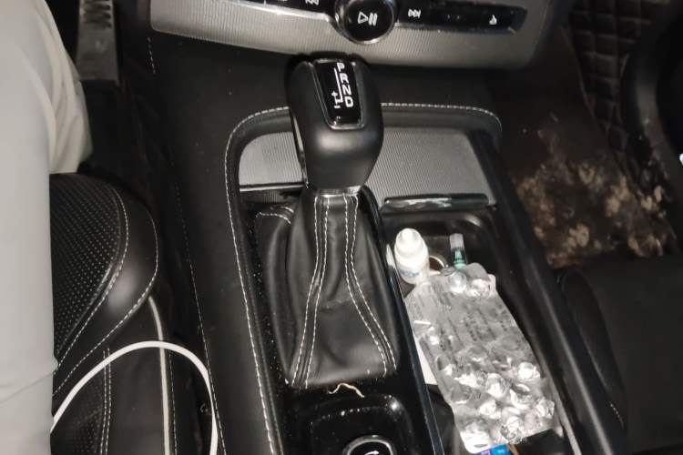 Used Volvo XC90 2020 T6 Zhiya Sport Edition 7-Seater Gear Lever