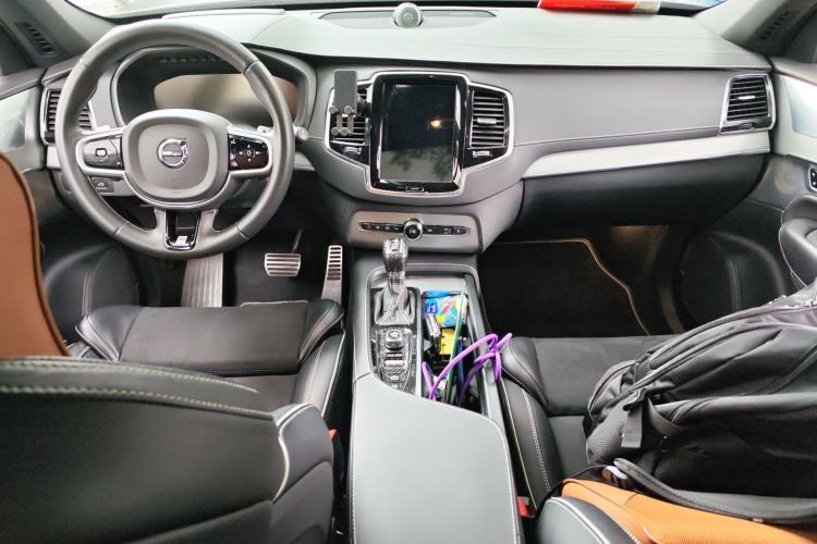 Used Volvo XC90 2020 T6 Zhiya Sport Edition 7-Seater Center Console
