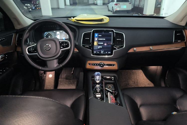 Used Volvo XC90 2020 T6 Zhiyi Sport Edition 7-Seater Center Console