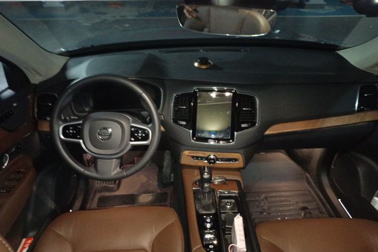 Used Volvo XC90 2020 T6 Zhiyi Luxury 7-Seater Center Console