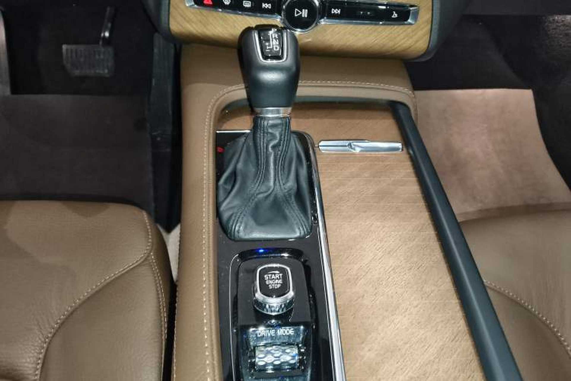 Used Volvo XC90 2020 Facelifted T6 Zhiyi Luxury 7-Seater Gear Lever