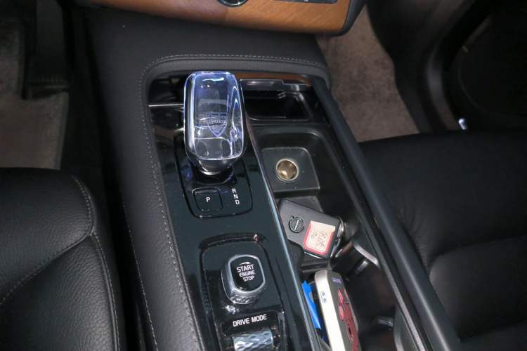 Used Volvo XC90 2020 T6 Zhiyi Sport Edition 7-Seater Gear Lever