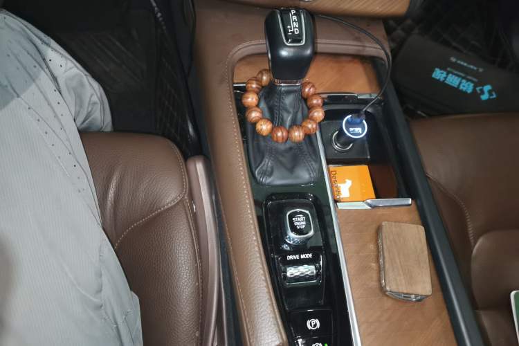 Used Volvo XC90 2020 T6 Zhiyi Luxury 7-Seater Gear Lever