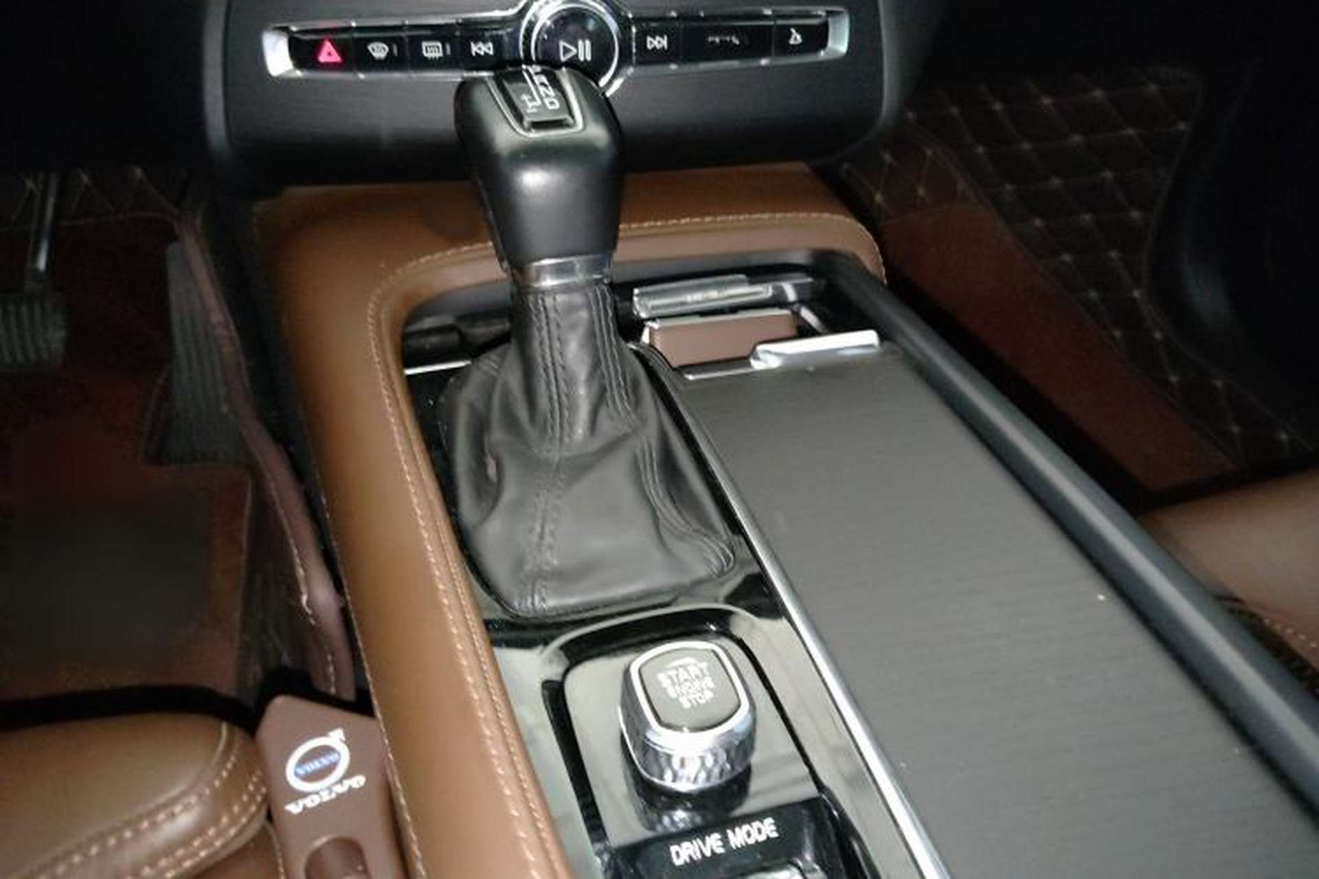 Used Volvo XC90 2020 T6 Zhiya Luxury 7-Seater Gear Lever