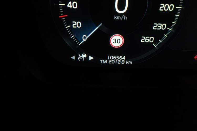 Used Volvo XC90 2020 T6 Zhiyi Luxury 7-Seater Odometer Close Up