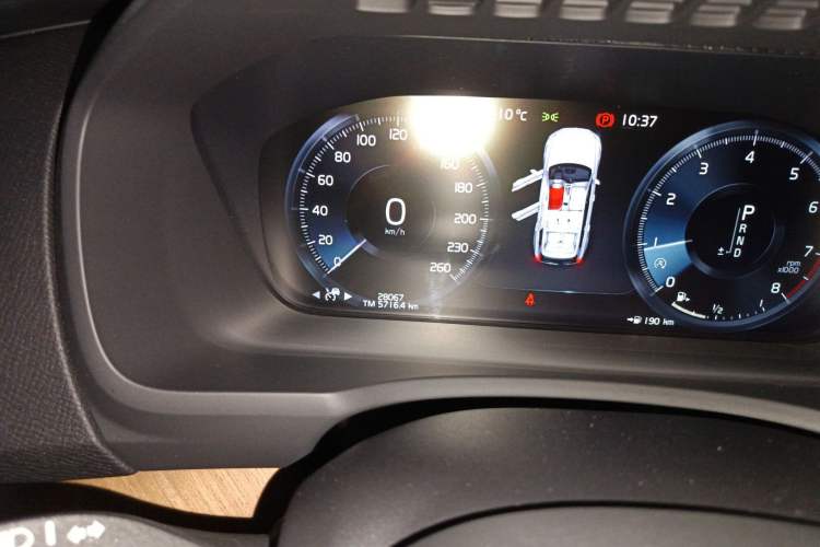 Used Volvo XC90 2020 T6 Zhiyi Luxury 7-Seater Odometer Close Up