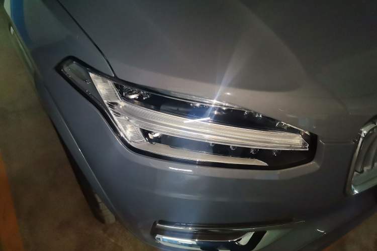 Used Volvo XC90 2020 T5 Smart Drive Luxury Edition 5 Seats Right Front Headlight