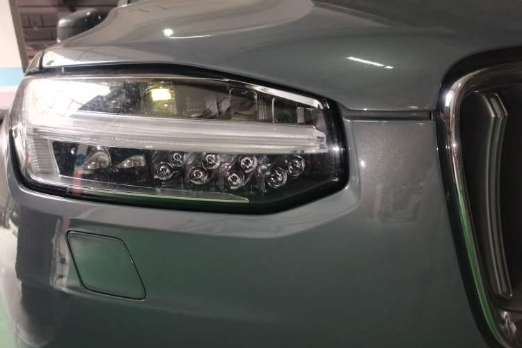 Used Volvo XC90 2020 T6 Zhiyi Luxury 7-Seater Right Front Headlight