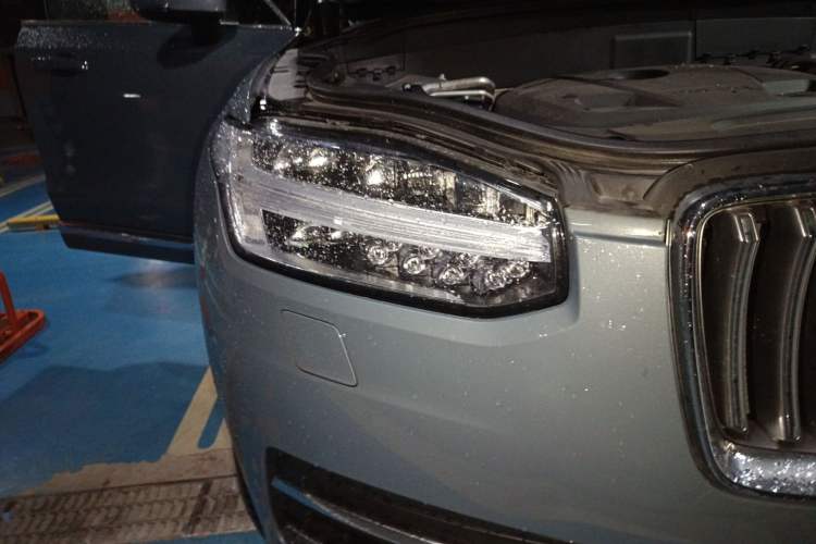 Used Volvo XC90 2020 T6 Zhiyi Luxury 7-Seater Right Front Headlight