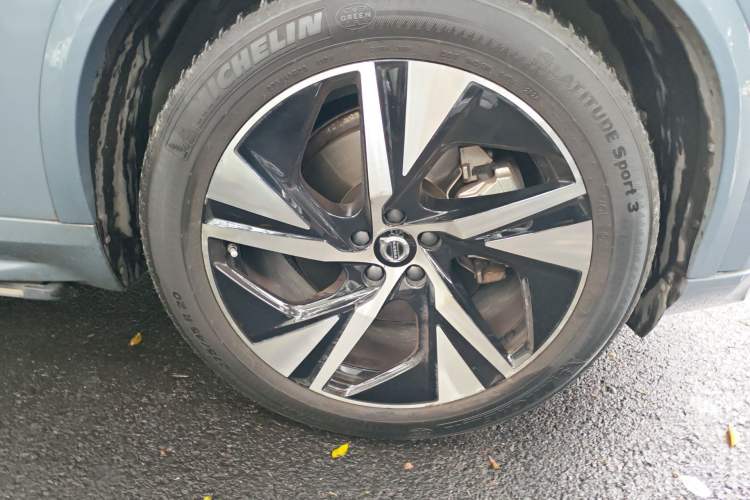 Used Volvo XC90 2020 T6 Zhiya Sport Edition 7-Seater Right Front Wheel Hub
