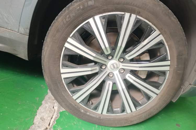 Used Volvo XC90 2020 T6 Zhiyi Luxury 7-Seater Right Front Wheel Hub