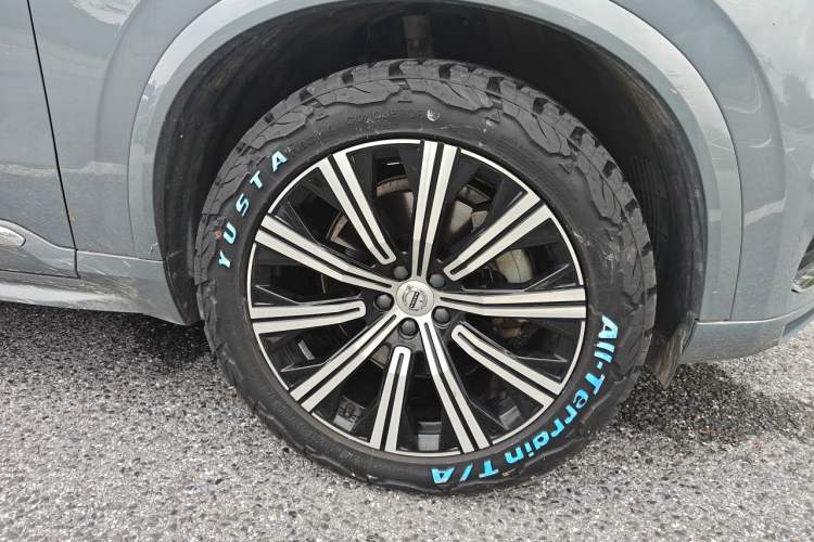 Used Volvo XC90 2020 T6 Zhiyi Luxury 7-Seater Right Front Wheel Hub