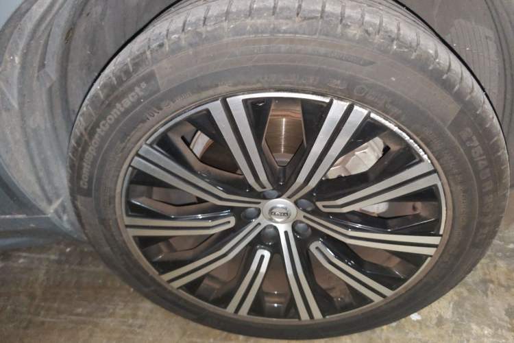 Used Volvo XC90 2020 T5 SmartDrive Luxury 7-Seater Right Front Wheel Hub