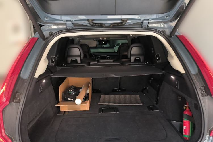 Used Volvo XC90 2020 T6 Zhiyi Sport Edition 7-Seater Trunk