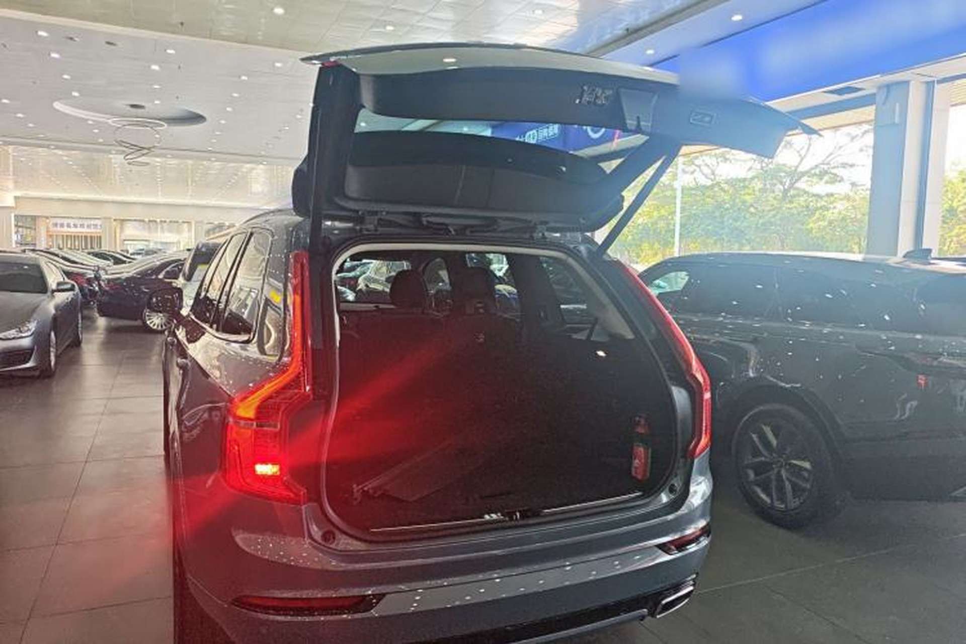 Used Volvo XC90 2020 T6 Zhiyi Sport Edition 7-Seater Trunk