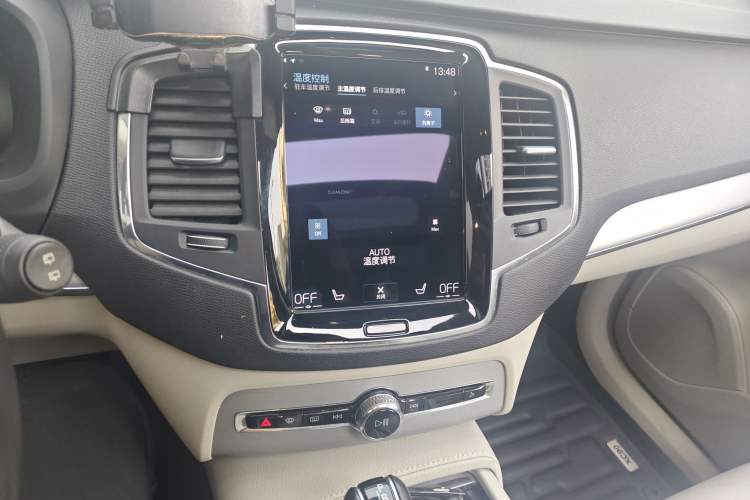 Used Volvo XC90 2020 T5 SmartDrive Luxury 7-Seater Audio And AC Panel
