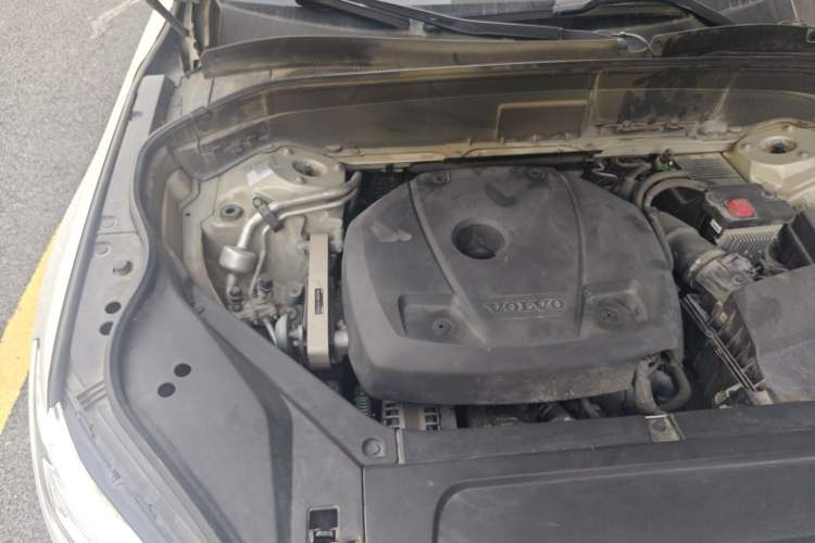 Used Volvo XC90 2020 T5 SmartDrive Luxury 7-Seater Engine Bay Right