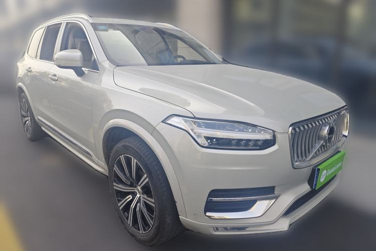 Used Volvo XC90 2020 T5 SmartDrive Luxury 7-Seater Front Right 45 Deg