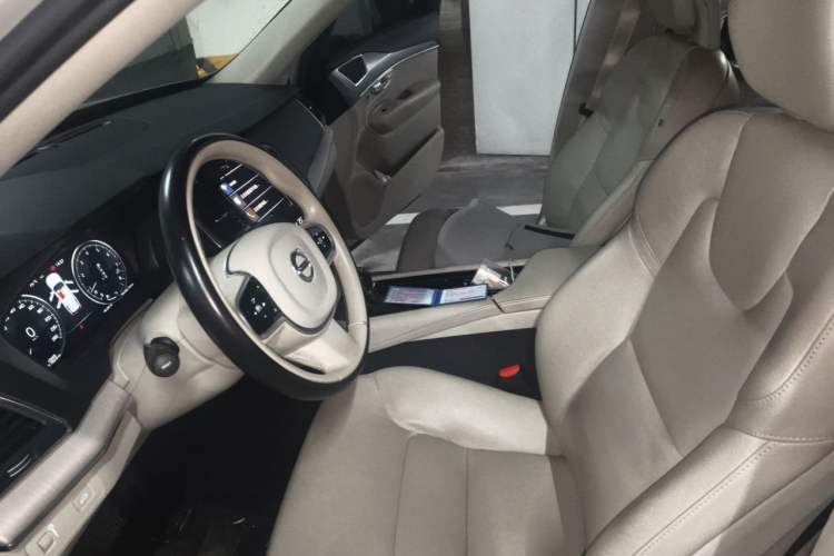 Used Volvo XC90 2020 T5 SmartDrive Luxury 7-Seater Left Front Seat