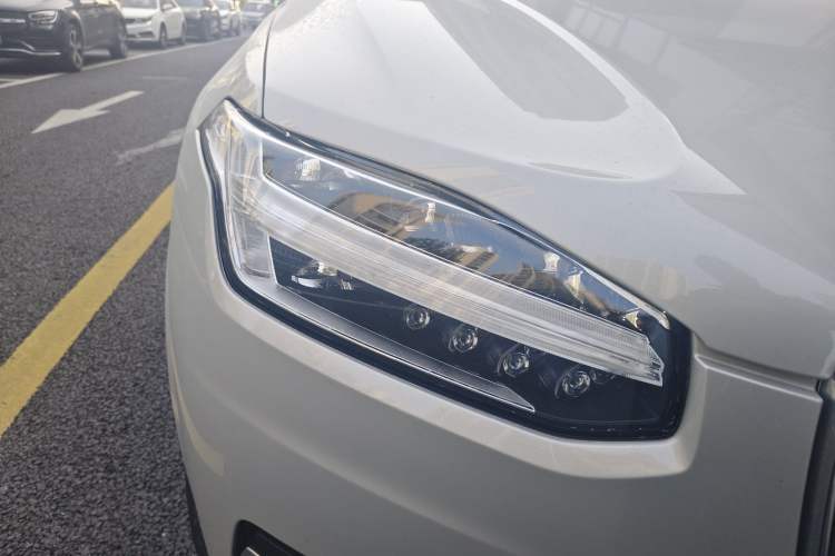 Used Volvo XC90 2020 T5 SmartDrive Luxury 7-Seater Right Front Headlight